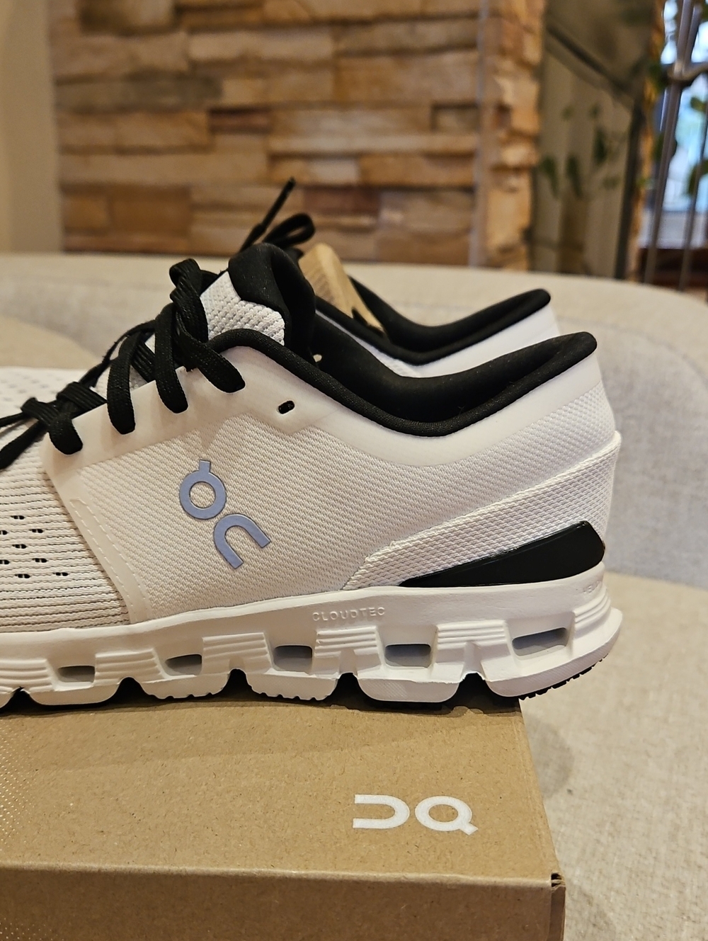 On Clouds Sneakers Cloud X Sz8 NIB - Picture 4 of 10